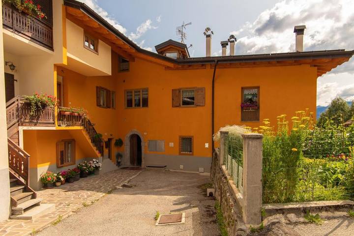 Ferienwohnung für 9 Personen, mit Ausblick und Terrasse