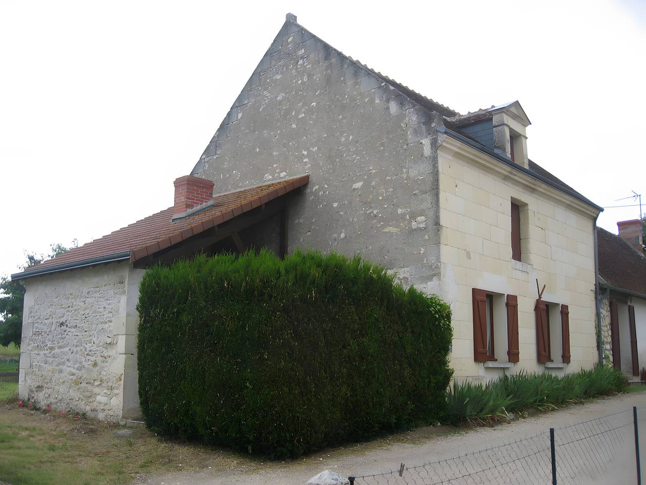 Maison de Vacances 'Gîte 264, Proche Zoo Beauval' avec Terrasse Privée et Jardin Privatif in Noyers-sur-Cher, Région de Romorantin-Lanthenay