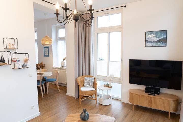 Entire apartment, Villa Diana, Windrose, strandnah in Warnemünde Strand, Warnemünde