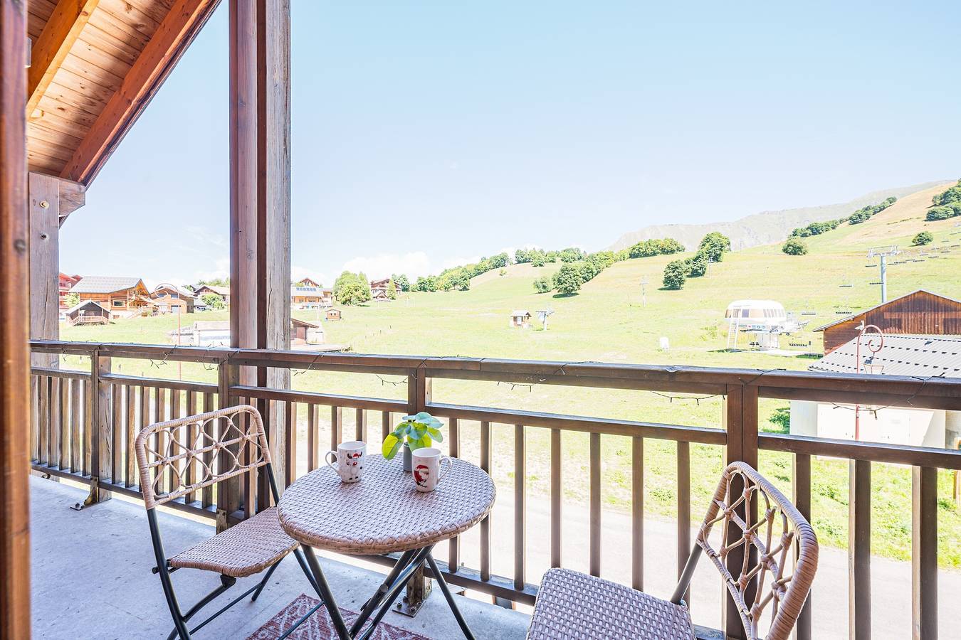 Ganze Wohnung, Ferienwohnung 'Charmant Duplex Au Pied Des Pistes' mit Bergblick, Balkon und Wlan in Col du Mollard, Albiez-Montrond