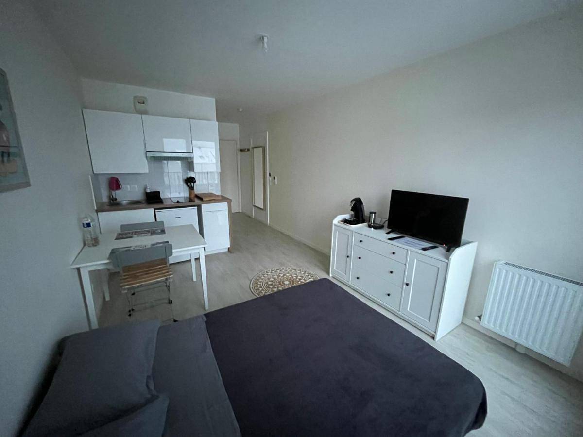 Appartement entier, One-Bedroom Apartment in Coupvray, Seine-et-Marne