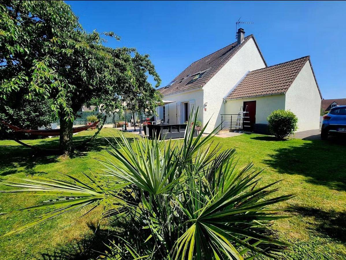 Appartement de vacances entier, Chambre Privée, Villeron, proche aéroport Cdg et Parc Astérix in Villeron, Val-d'Oise