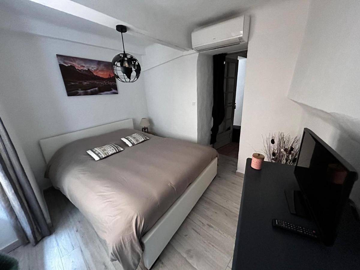 Appartement entier, Le petit Villecrozien in Villecroze, Région de Draguignan