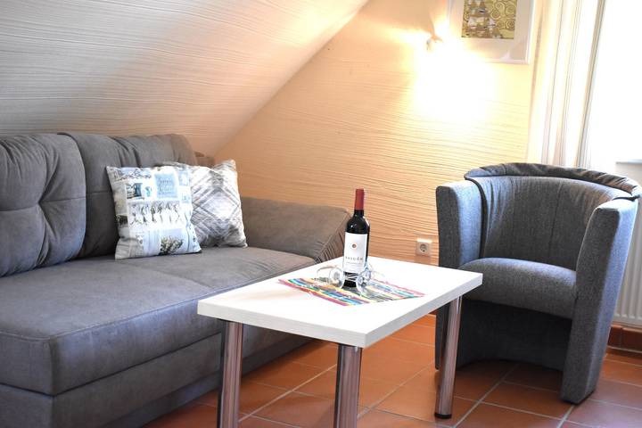 Ferienwohnung für 4 Personen, mit Balkon und Garten sowie Pool und Sauna