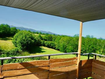 Gîte pour 2 personnes, avec vue et terrasse à Gan