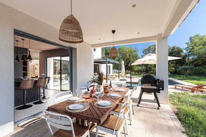 Location de vacances pour 8 personnes, avec jardin et terrasse à Roquefort-les-Pins - 3