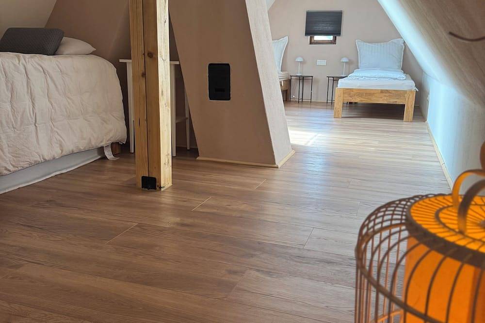 Ganze Wohnung, Schöne Ferienwohnung für bis zu 5 Personen in Altstadtnähe von Freinsheim. in Freinsheim, Pfälzer Rheinebene