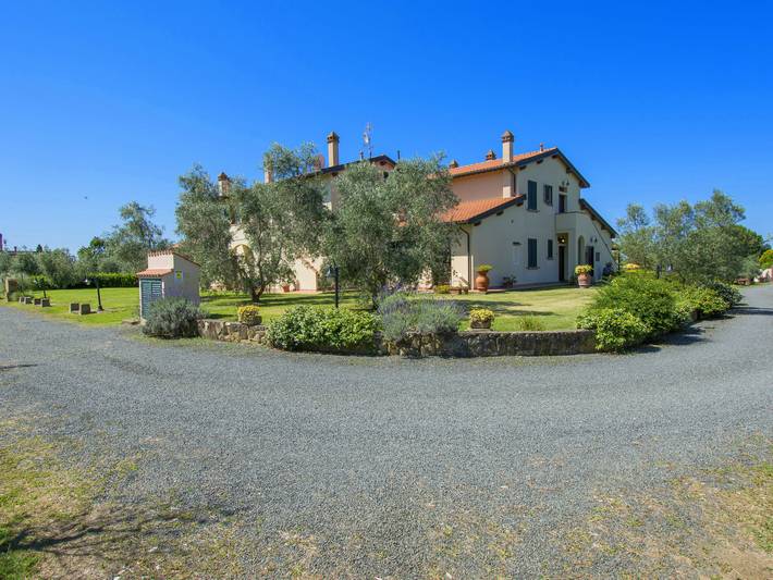 Ferienwohnung für 4 Personen, mit Garten und Balkon sowie Kinderpool in Cecina - 2