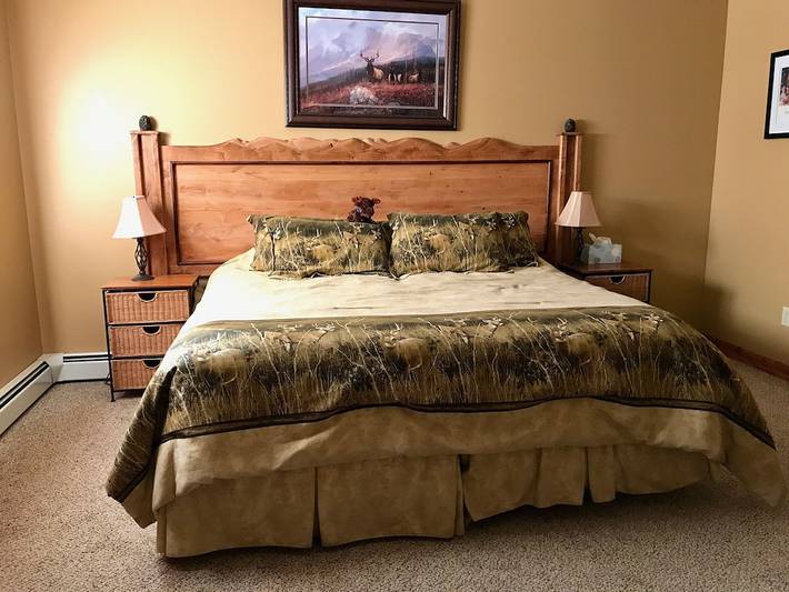 Vacation rental for 8 people, with yard and terrace in Glacier National Park