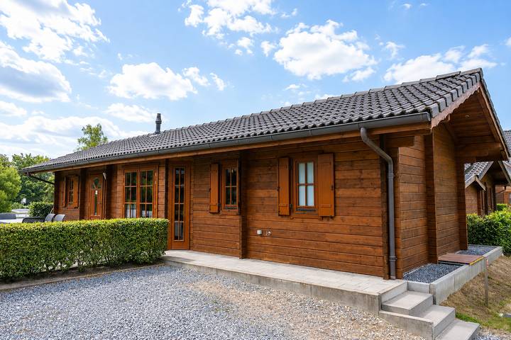 Ferienhaus für 6 Personen, mit Balkon/Terrasse und Terrasse sowie Garten
