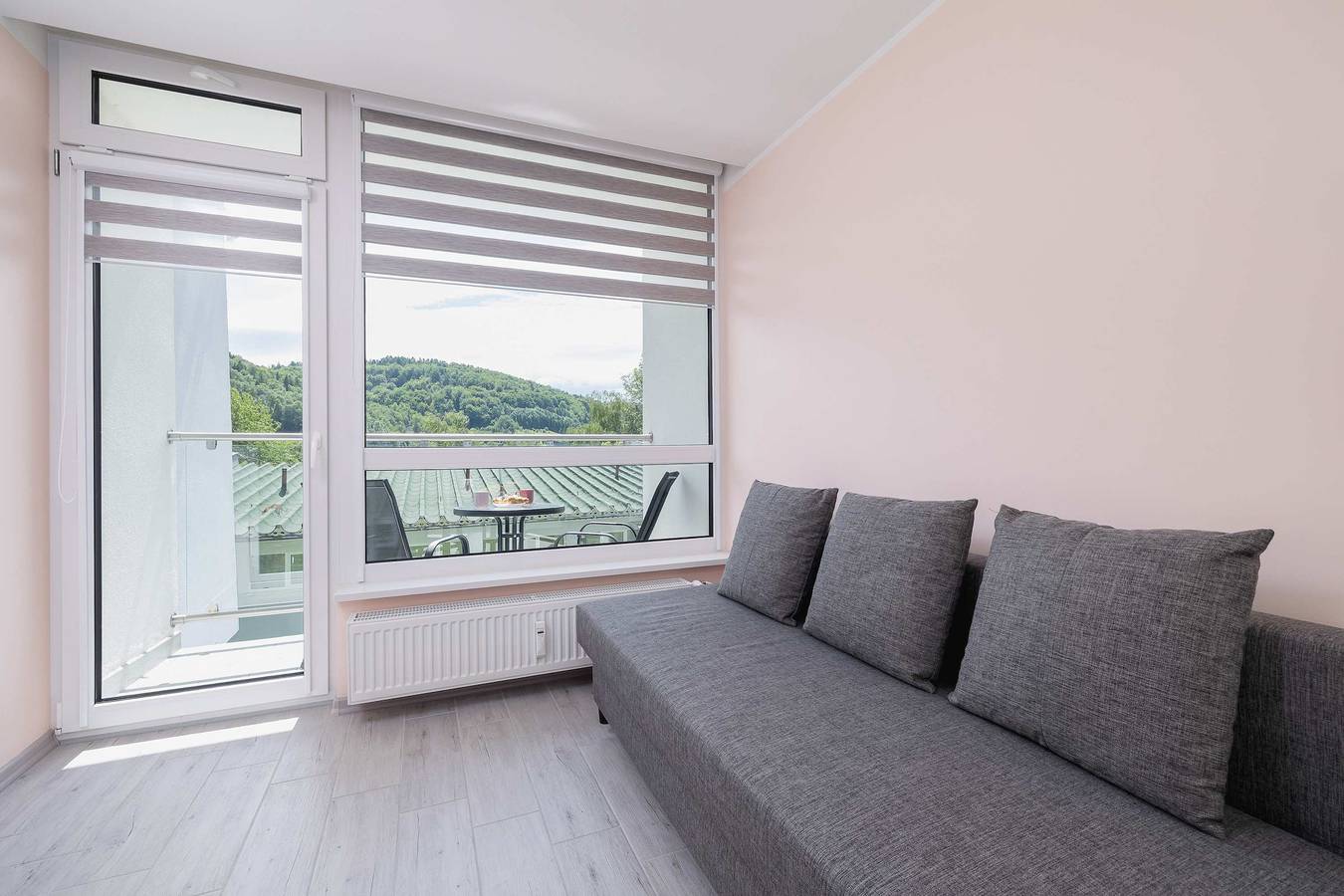 Ganze Wohnung, Wczasowa 90 Ustroń | Comfy Apartment | Balcony | Mountain View | Parking in Ustroń, Karpaten (Polen)