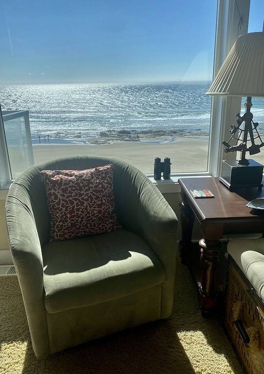 Upscale Oceanfront w / wunderschöne Aussicht von fast überall innen und außen. in Oceanlake, Lincoln City