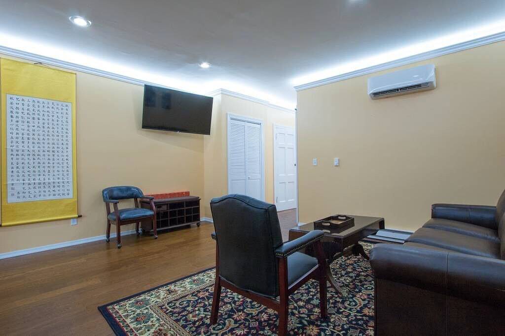 Ganze Wohnung, Geräumig, sonnig, 1 Schlafzimmer Apt im 2. Stock; Capitol Hill in Washington D.C., District of Columbia