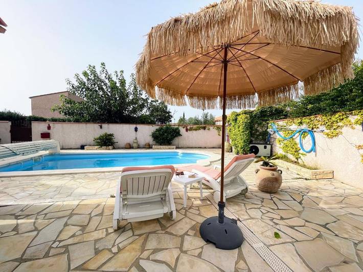 Location de vacances pour 8 personnes, avec terrasse, animaux acceptés à Alénya