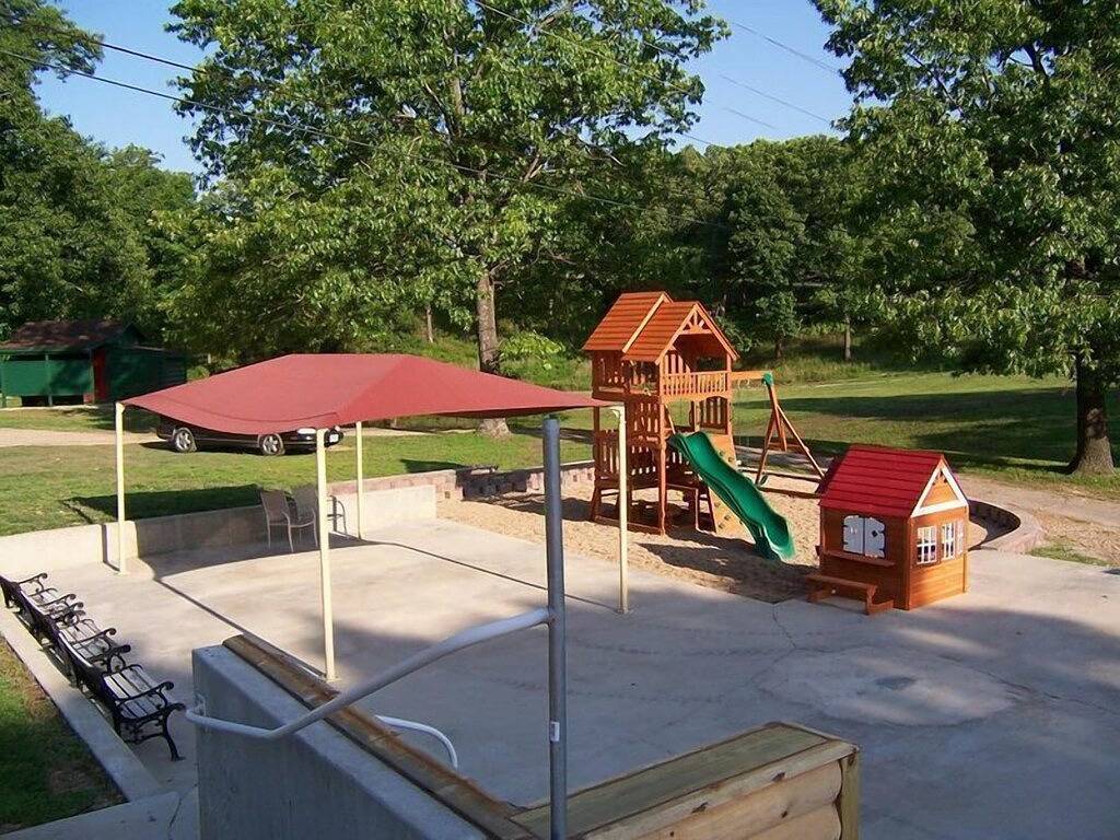 Kleines Baumhaus! Gratis Wifi! in Table Rock Lake