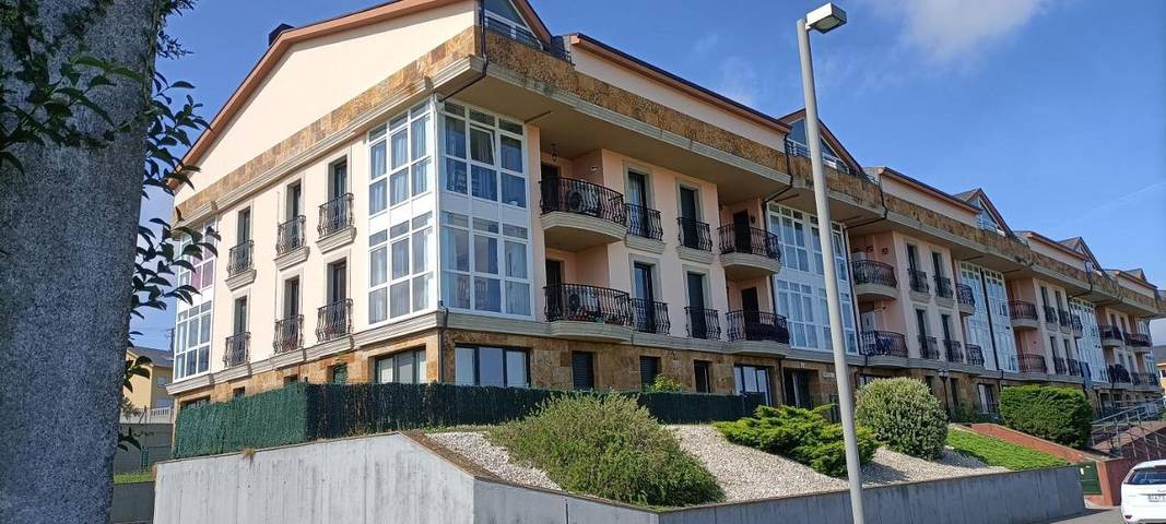 Ferienwohnung für 4 Personen, mit Ausblick und Pool sowie Garten - 1