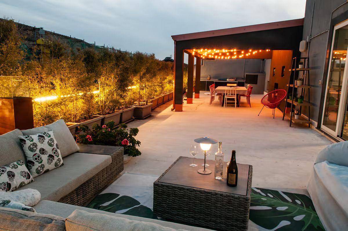 Apartamento vacacional entero, Apartamento de vacaciones para 12 personas aprox. 360 qm en Catania, Sicilia (Costa este de Sicilia) in Catania, Provincia de Catania