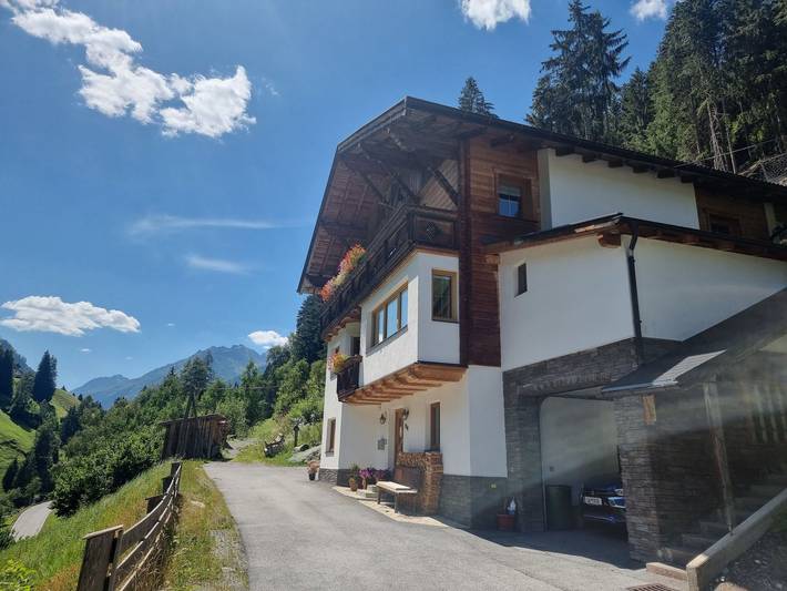 Ferienwohnung für 7 Personen, mit Balkon und Garten in Kappl
