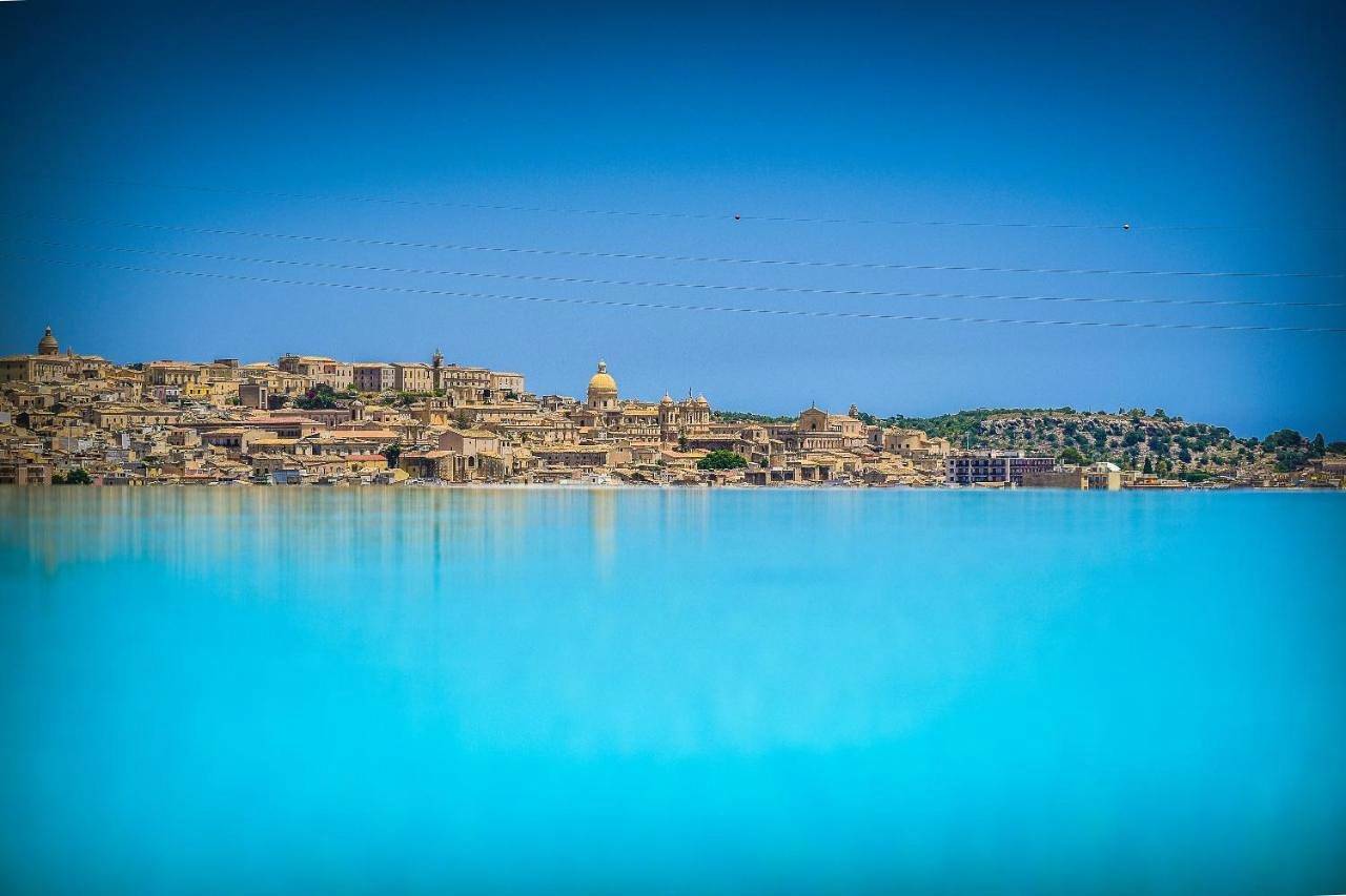 Baglio Genovesi in Noto, Noto e dintorni
