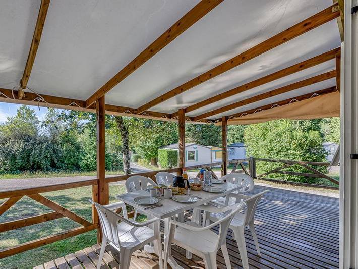 Camping Paradis Le Coiroux - Mobilhome 4 personnes - Mobil-home Classique 2ch 4p Pmr S in Aubazines, Région de Brive-la-Gaillarde