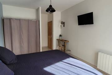 Chambre D’hôte pour 2 Personnes dans Soulages, Région de Saint-Flour, Photo 4