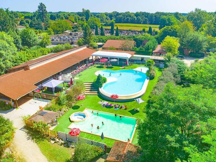 Location de vacances pour 8 personnes, avec jardin et piscine ainsi que jacuzzi et bassin pour enfant, adapté aux familles à Panjas - 2