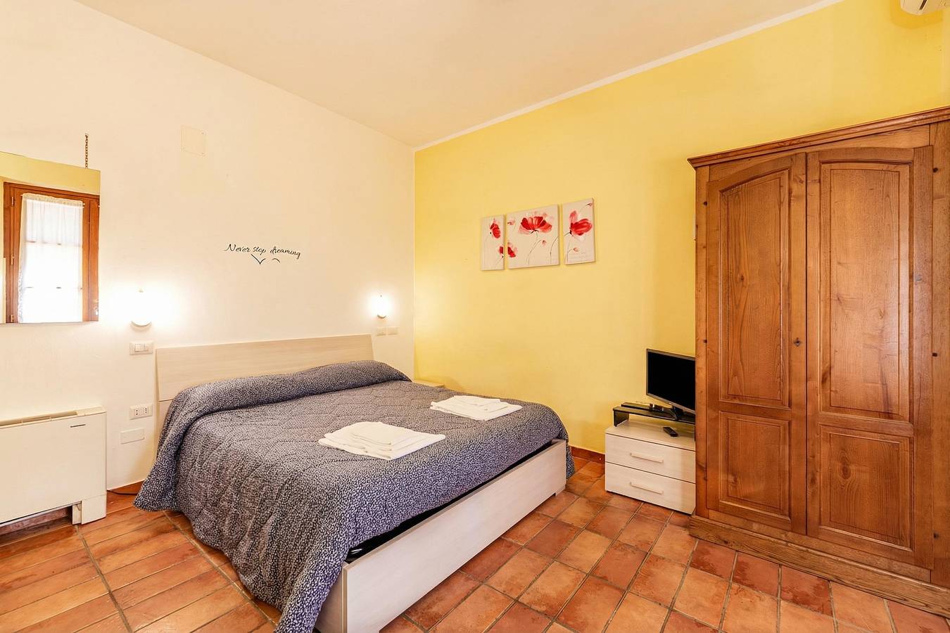 Appartamento intero, Pomegranate apt with shared pool in Castiglione del Lago, Lago Trasimeno