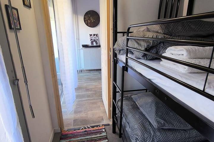 Entire apartment, Home2Sea - Studio Cabin, Pool, Garden, 2 Adults + 3 Children in Vallauris, Mediterranean Coast (France)