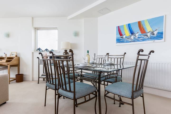 Entire apartment, Riva -180-Degree Panoramic Views from Balcony in Poole, Poole Harbour