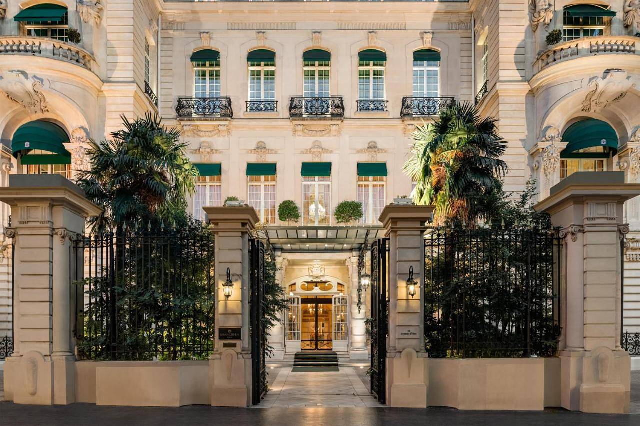Shangri-La Paris in Tour Eiffel, Paris