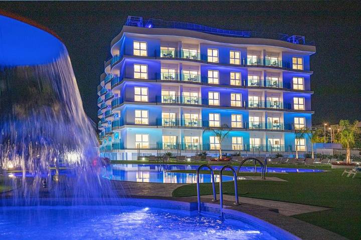 Apartahotel para 5 personas, con Balcón y Jacuzzi además de Terraza y Jardín en Costa del Azahar