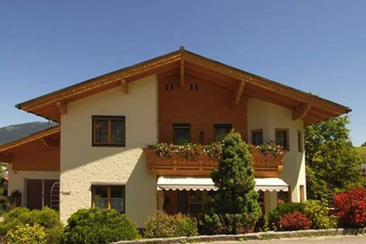 Vakantiewoning voor 2 personen, with sauna and tuin as well as terras in Abtenau