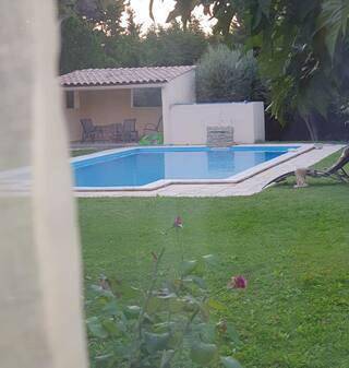 Location de vacances pour 3 personnes, avec vue ainsi que jardin et piscine à Tulette - 3