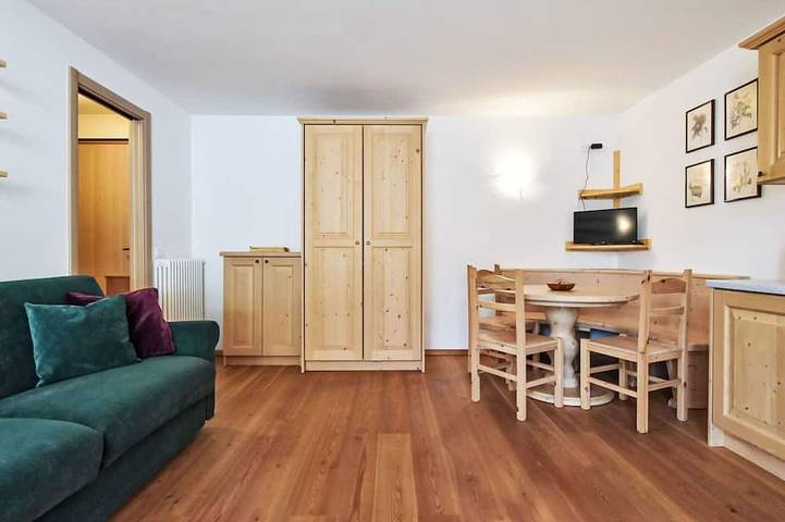 Ganze Wohnung, Schöne Wohnung für 2 Gäste mit  W-Lan, TV und Haustiere erlaubt in Madesimo (Dorf), Madesimo