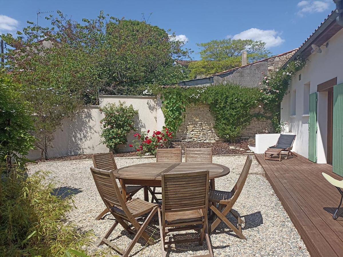 One-Bedroom House in Arçais, Région de Niort
