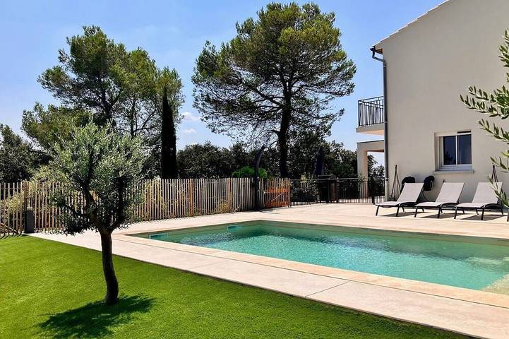 Villa pour 10 personnes, avec balcon et jardin
