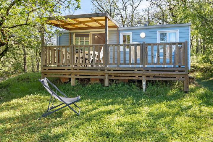 Camping pour 6 personnes, avec Jardin et Bassin pour enfant en Dordogne