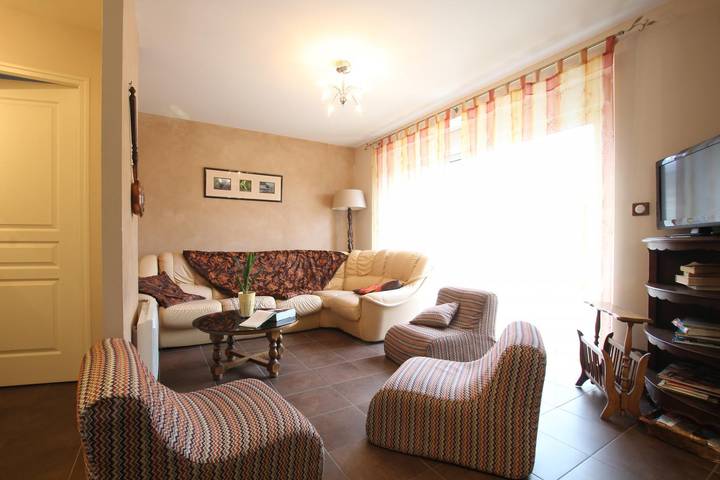 Gîte pour 9 personnes, avec jardin, animaux acceptés à Pontorson - 3