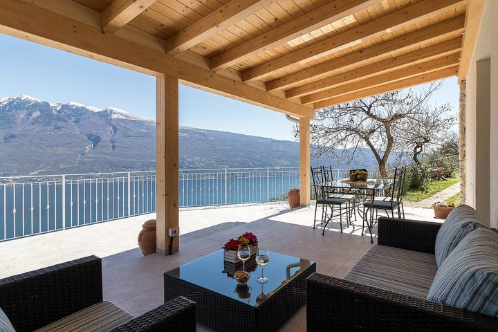 Ferienwohnung für 4 Personen, mit Terrasse und Garten sowie Seeblick in Tignale - 2