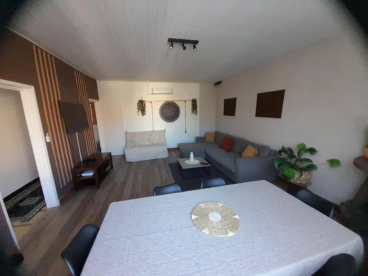 La villa bohème, climatisée avec piscine in Lédat, Région de Villeneuve-sur-Lot