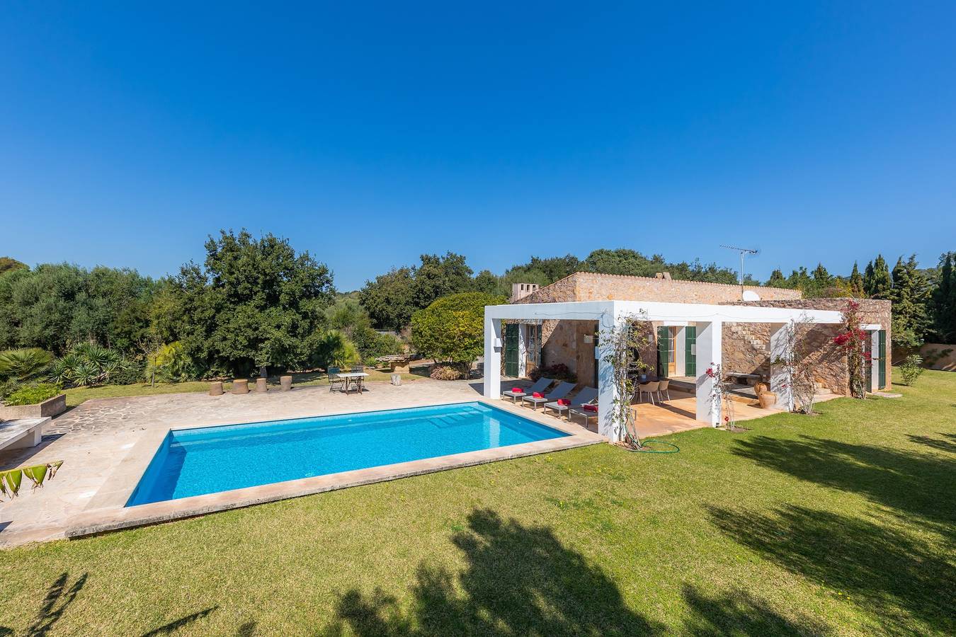 Traumhafte Finca mit Wlan, Pool, Garten, und Terrasse; Parkplätze vorhanden in Port Nou, Son Servera