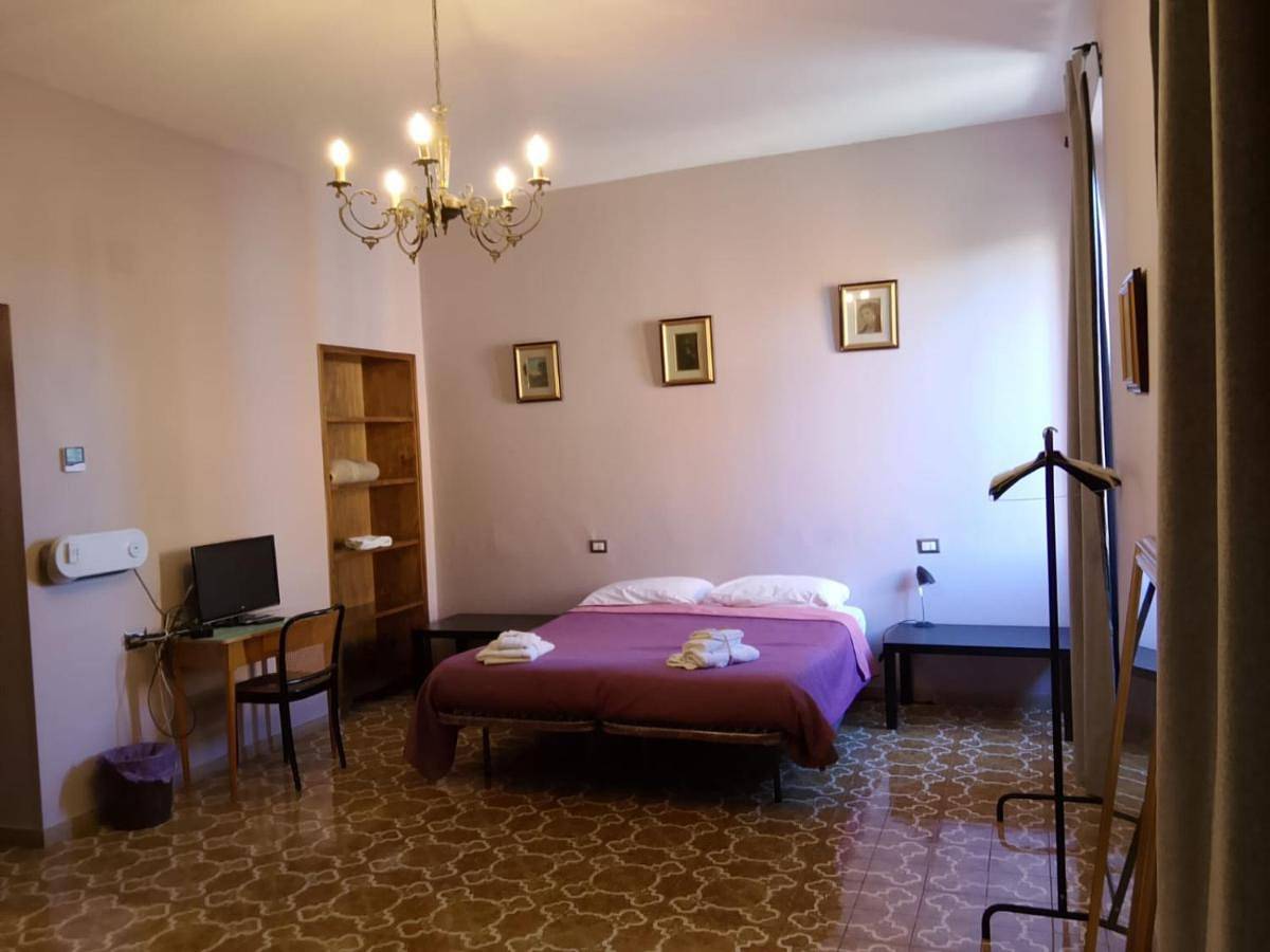 Double Room with Shared Bathroom in Fiuggi, Province de Frosinone