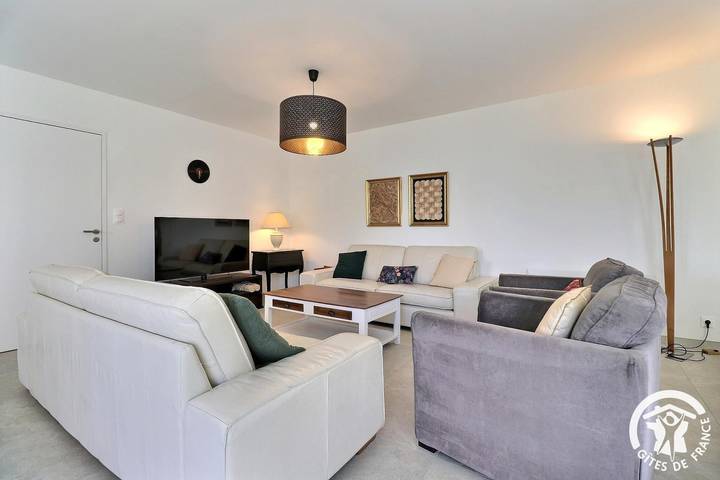 Gîte pour 8 personnes, avec terrasse à Québriac - 3