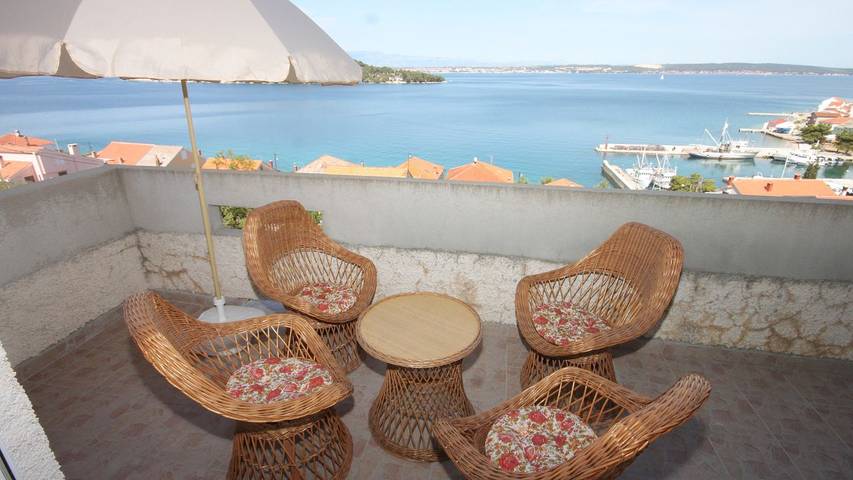 Ferieleilighet for 4 personer, med utsikt og terrasse i Kali