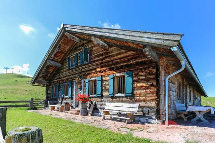 Vakantiehuis voor 9 personen, with Balkon and Terras as well as Tuin and Uitzicht in Lofer