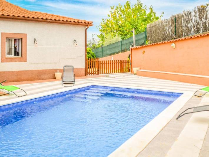 Location de vacances pour 6 personnes, avec piscine ainsi que jardin et terrasse, animaux acceptés à Maçanet de la Selva - 2