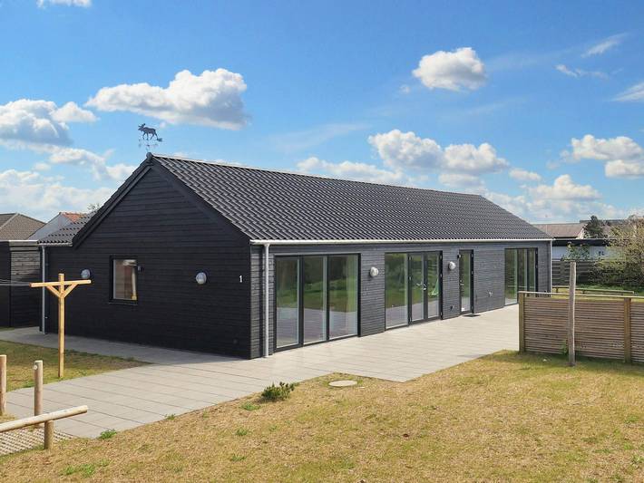 Ferienhaus für 14 Personen, mit Terrasse und Garten sowie Sauna in Øster Hurup
