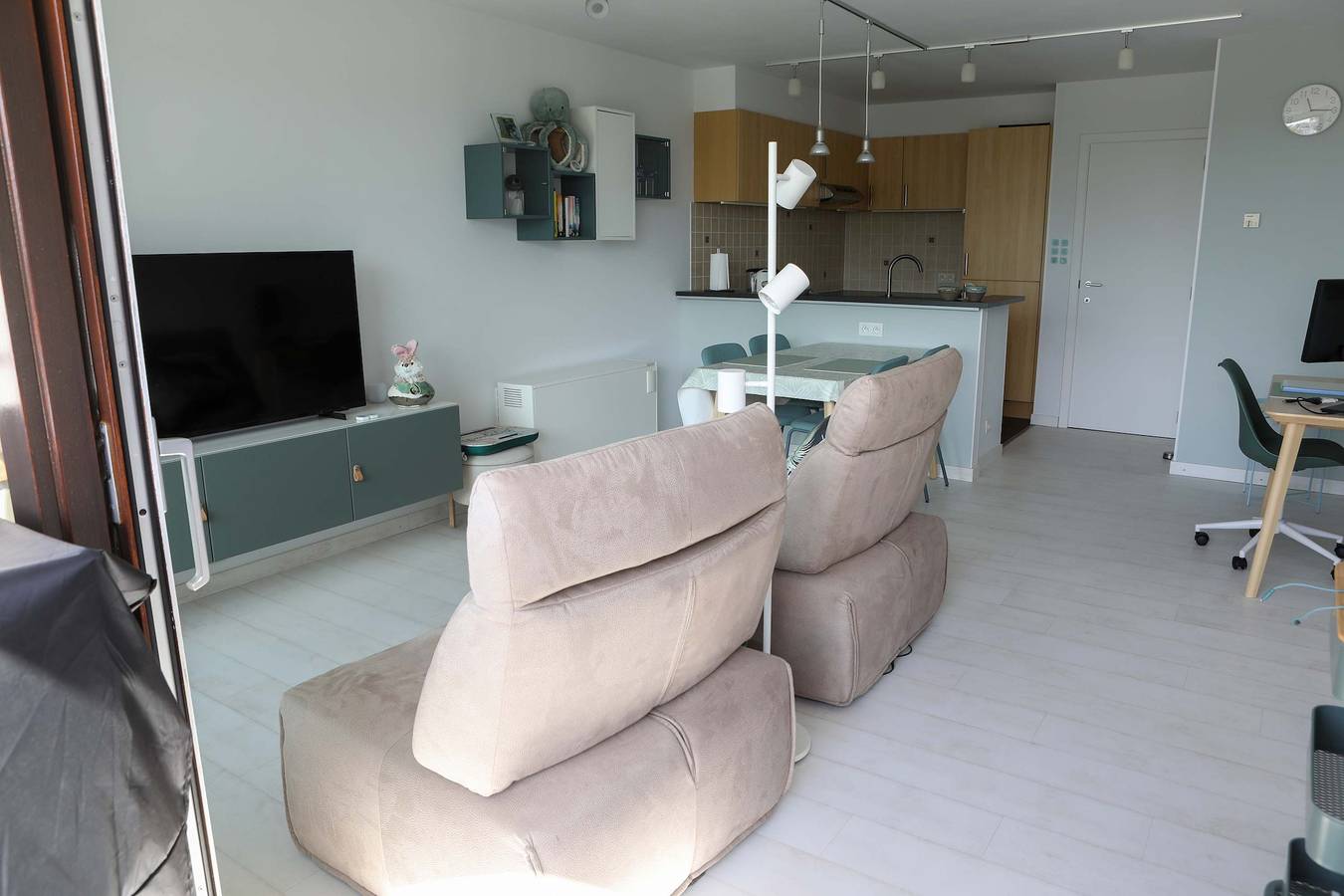 Appartement entier, Waterfront Apartment w/ Harbour Views in Zeebrugge in Bruges, Côte belge