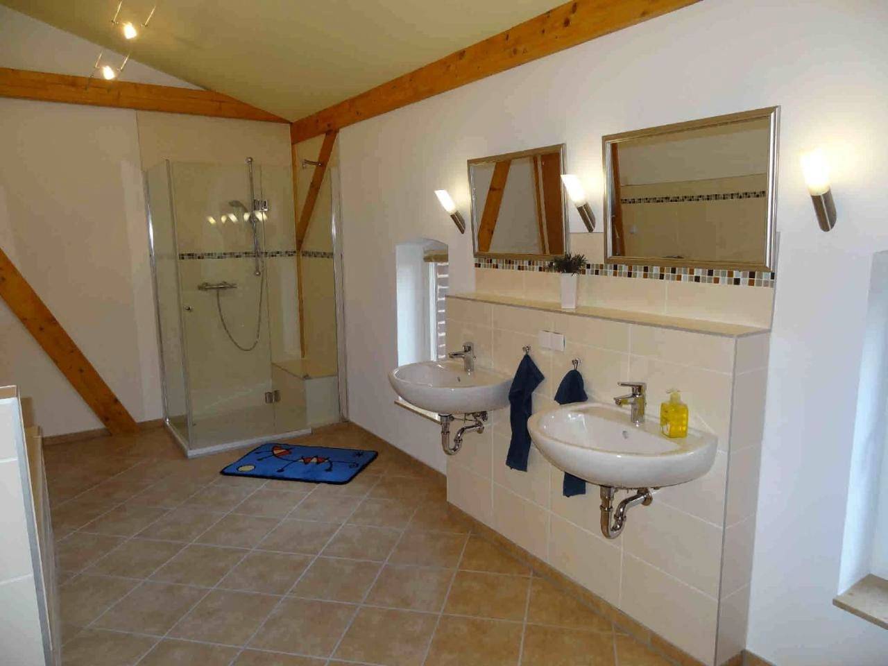Ganze Wohnung, Two-Bedroom Apartment in Mehrow, Ahrensfelde