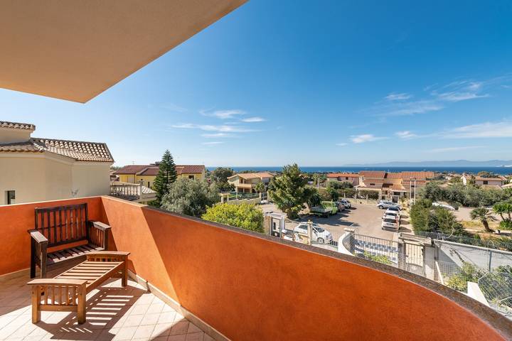 Holiday Home "Villetta Capitana Vista Mare" with Garden & Wi-Fi in Capitana, Quartu Sant'Elena
